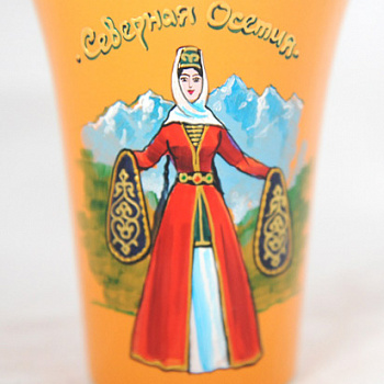 Кружка "Северная Осетия" с девушкой в осетинском национальном платье