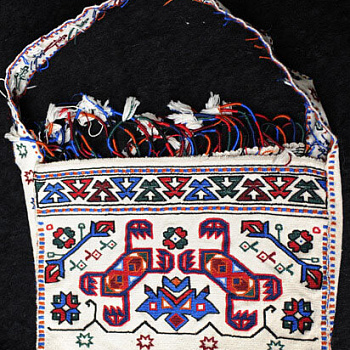 Кавказская сумка с этнической вышивкой