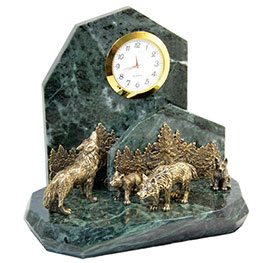 Подарочные часы «Волки»