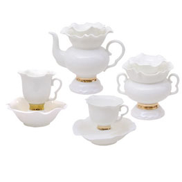 Фарфоровый чайный сервиз «Белый цветок»