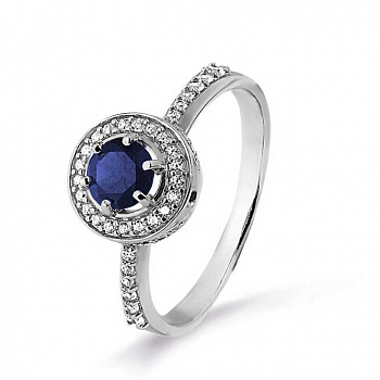 Серебряное кольцо в классическом дизайне с камнями
