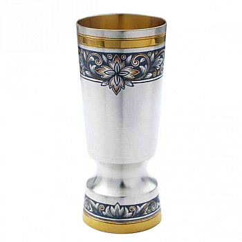 Серебряная стопка с позолотой «Цветочный орнамент»