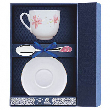 Фарфоровый чайный набор «Розовые цветы»